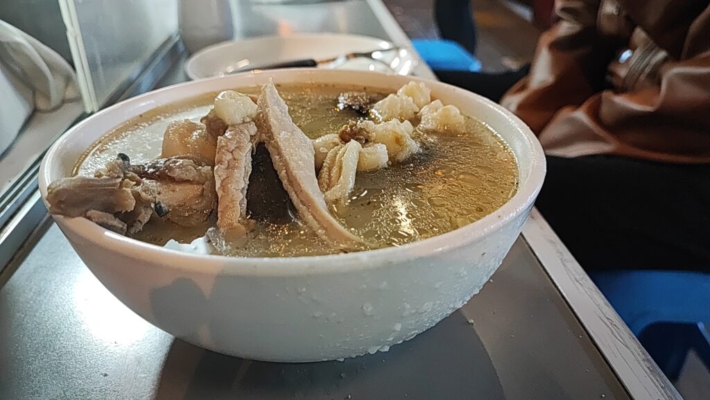 caldo de pata de res